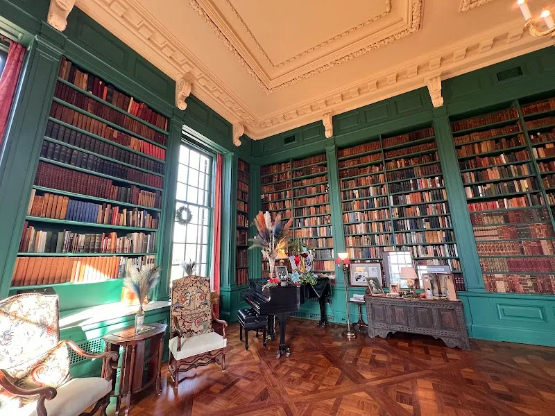 Oxmoor Farm historical landmark in St. Matthews, KY