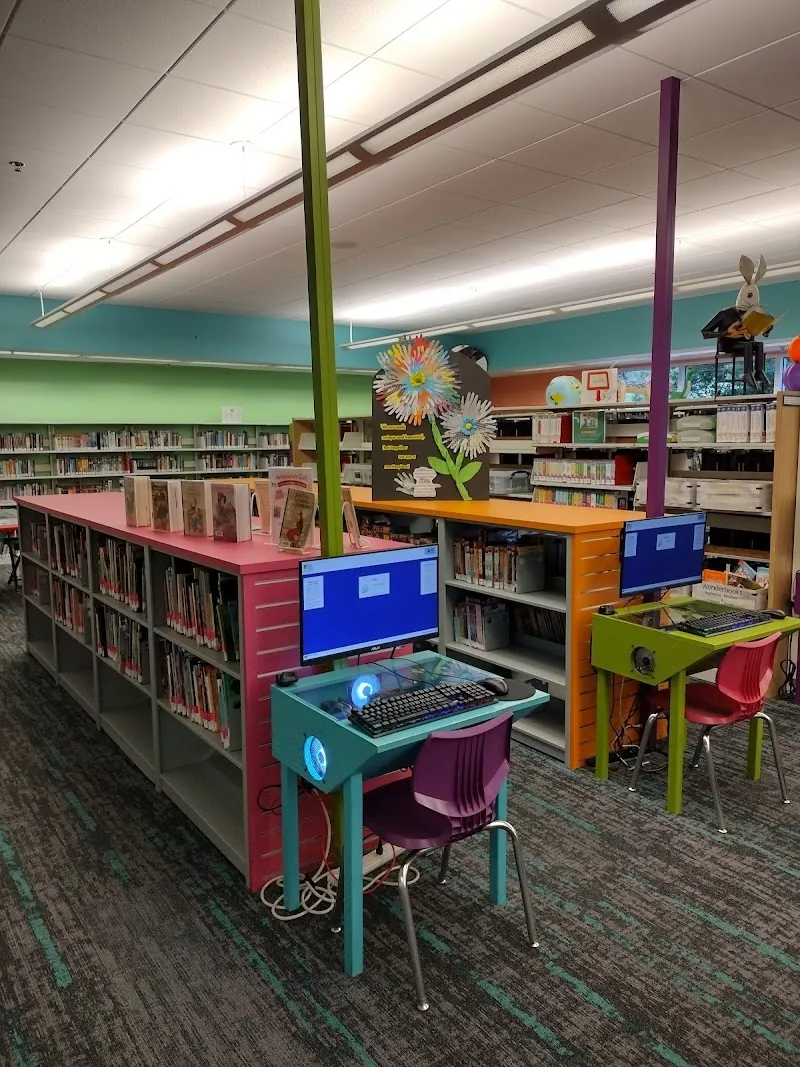 Palm Harbor Library library in Palm Harbor, FL