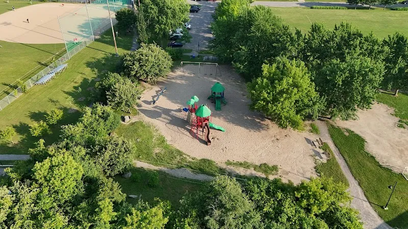 Parc de la Vallée park in Beaconsfield, QC