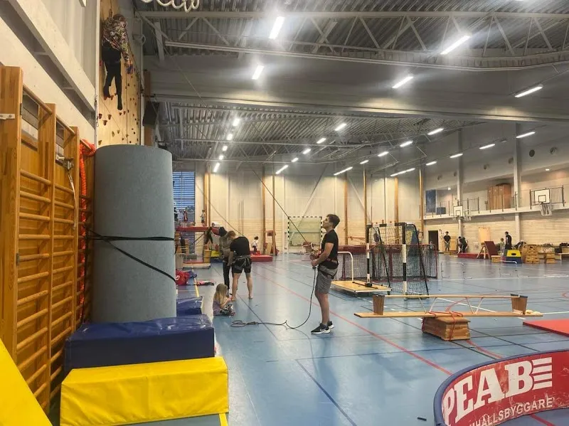 PARKOUR FRIENDS GRANTOMTAHALLEN #No2drugsFit4LIFE gym in Värmdö, Stockholm