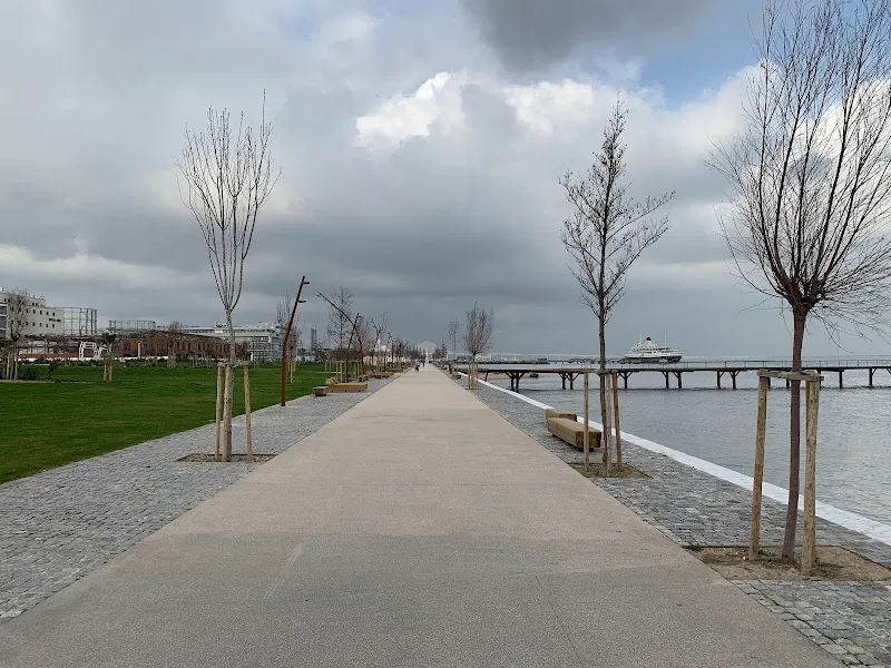 Parque Ribeirinho Oriente city park in Montijo, Montijo