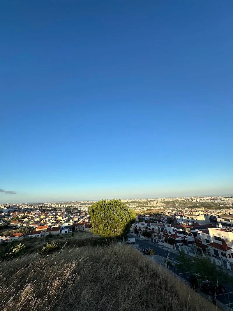 Parque Urbano do Moinho do Guizo city park in Amadora, Amadora
