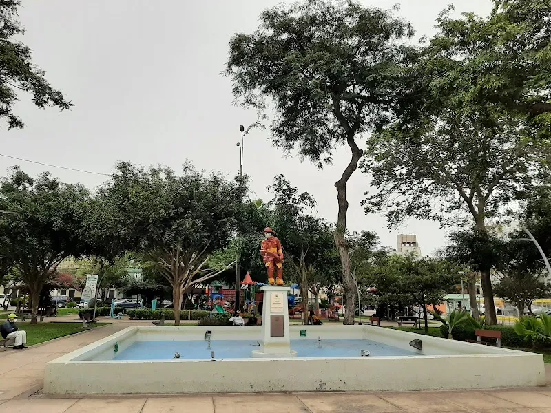 Parque Zonal Mamacona park in Lince, Lima