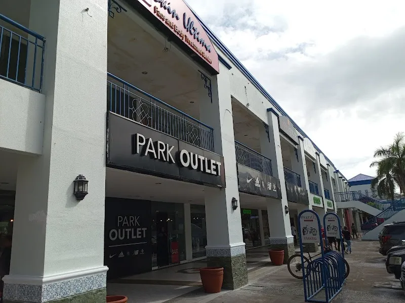 Paseo De Santa Rosa Outlet Stores in Tagaytay, NCR