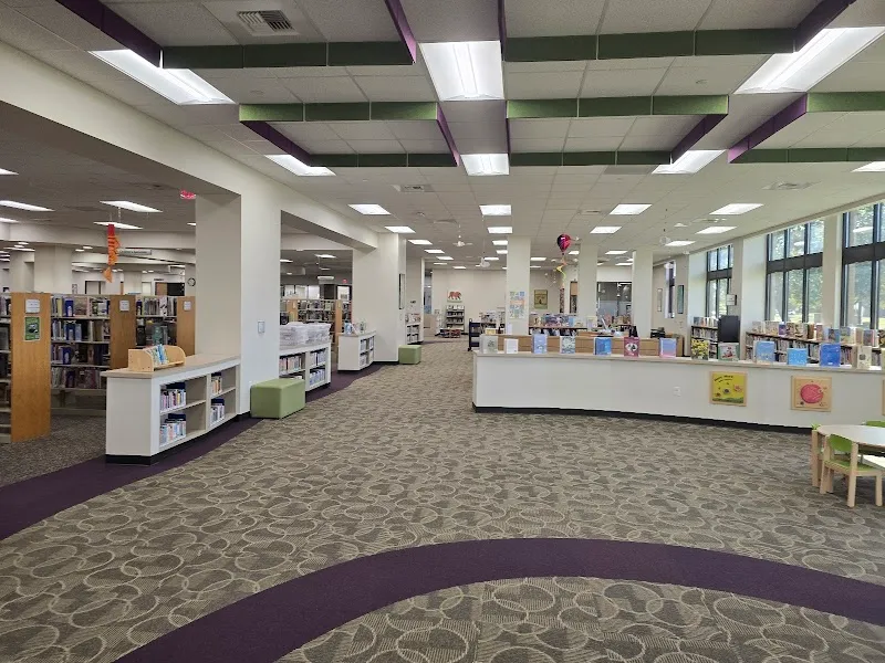 Pearland Tom Reid Library library in Pearland, TX