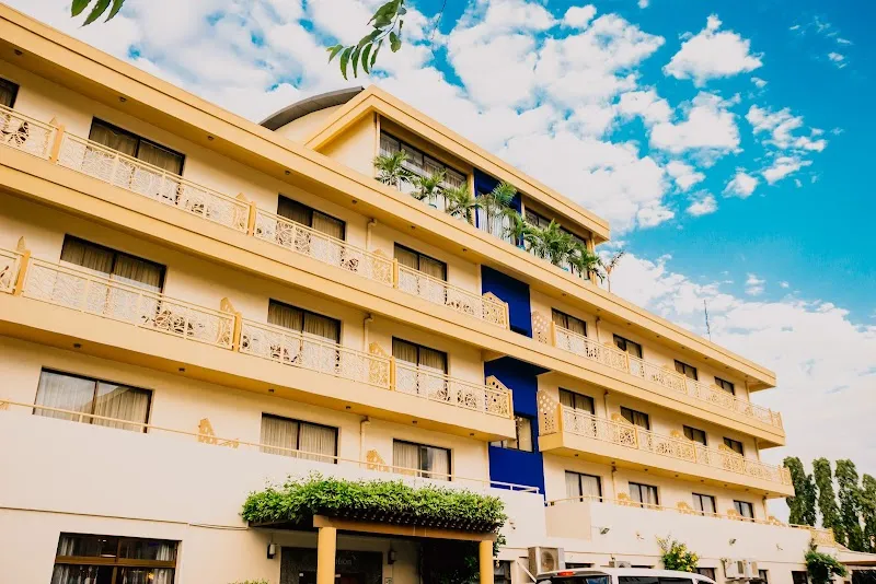 Peninsula Hotel Beach Club swimming in Msasani, DSM