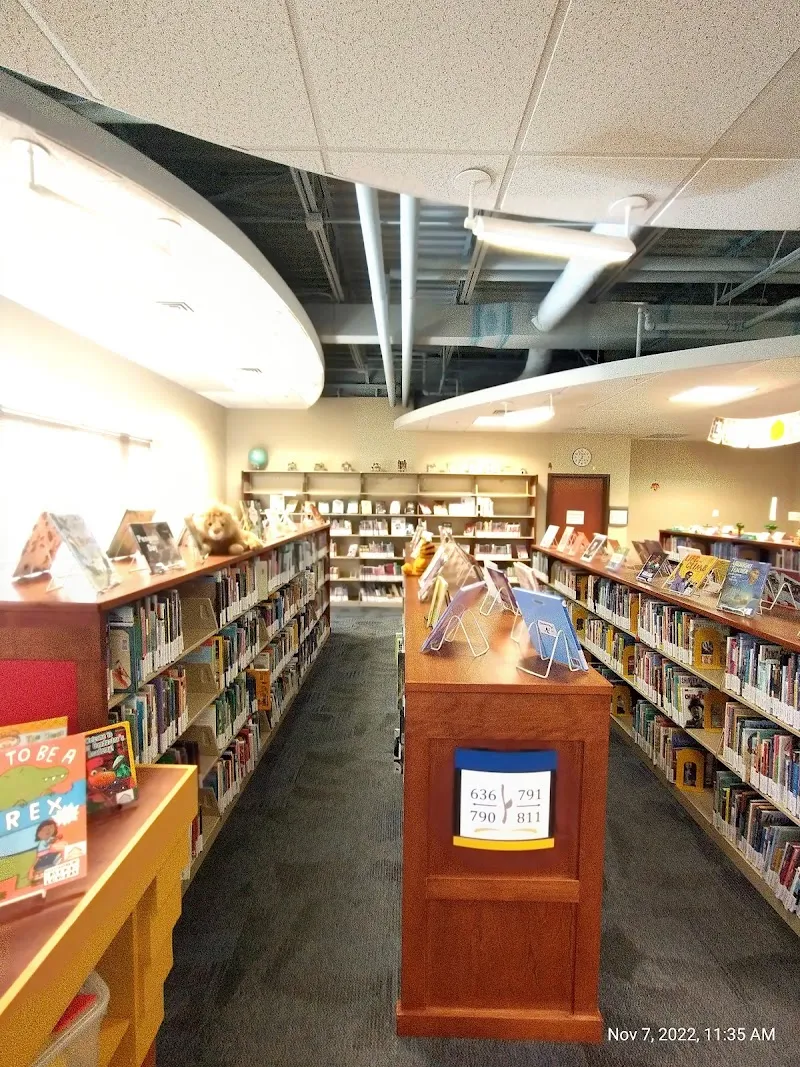 Pewaukee Public Library library in Pewaukee, WI