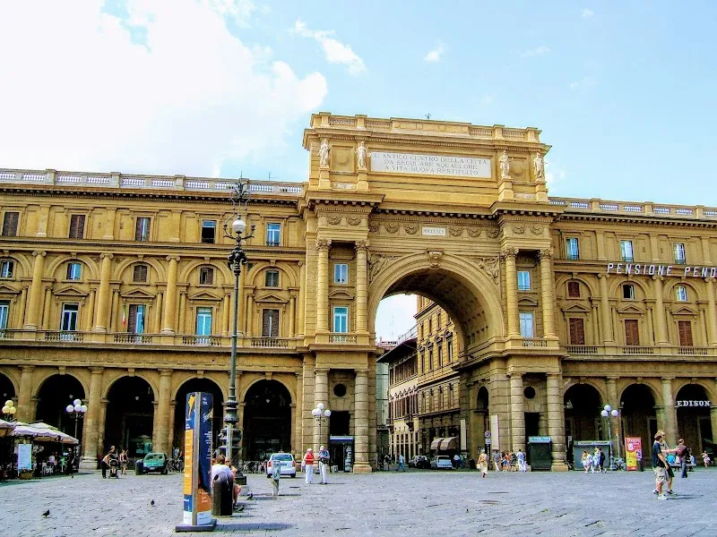 Piazza della Repubblica route in Florence, TC