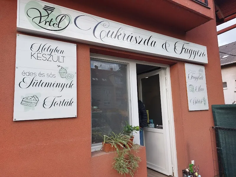 Pilisvörösvár Ice Cream Shop 'Fagylaltozó' ice cream in Pilisvörösvár, Budapest