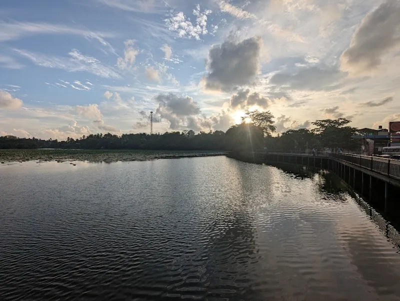 Piliyandala Lake Park park in Piliyandala, WP