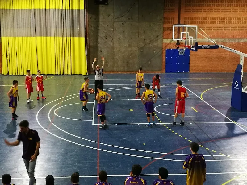 Pista Poliesportiva Can Roca sports complex in Castelldefels, CT