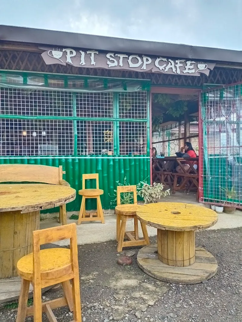 Pit-os Local Restaurant & Café restaurant in Pit-os, CV