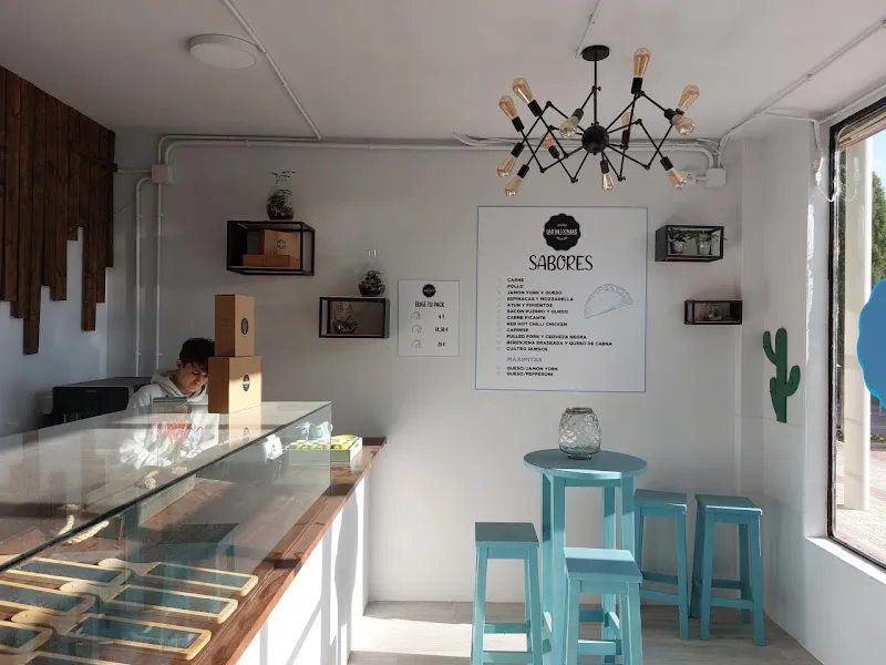 Pizzería La Familia restaurant in Villaviciosa de Odón, Madrid