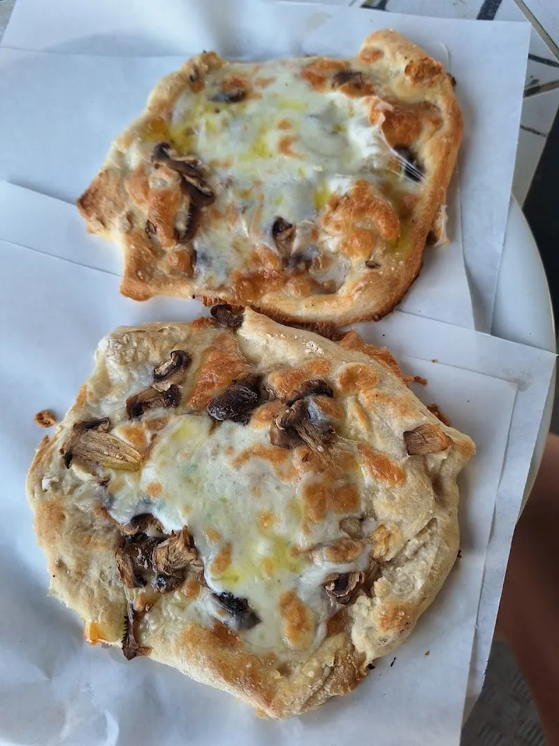 Pizzeria La Piazza restaurant in Poggio a Caiano, Tuscany