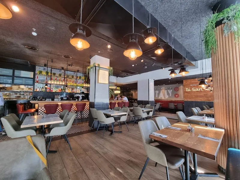 Pizzeria Napoli restaurant in Rishon LeZion, TA