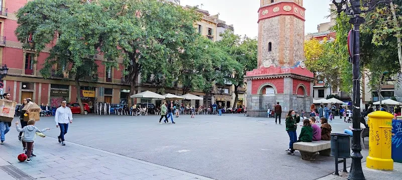 Plaça de la Vila de Madrid route in Cerdanyola del Vallès, CT
