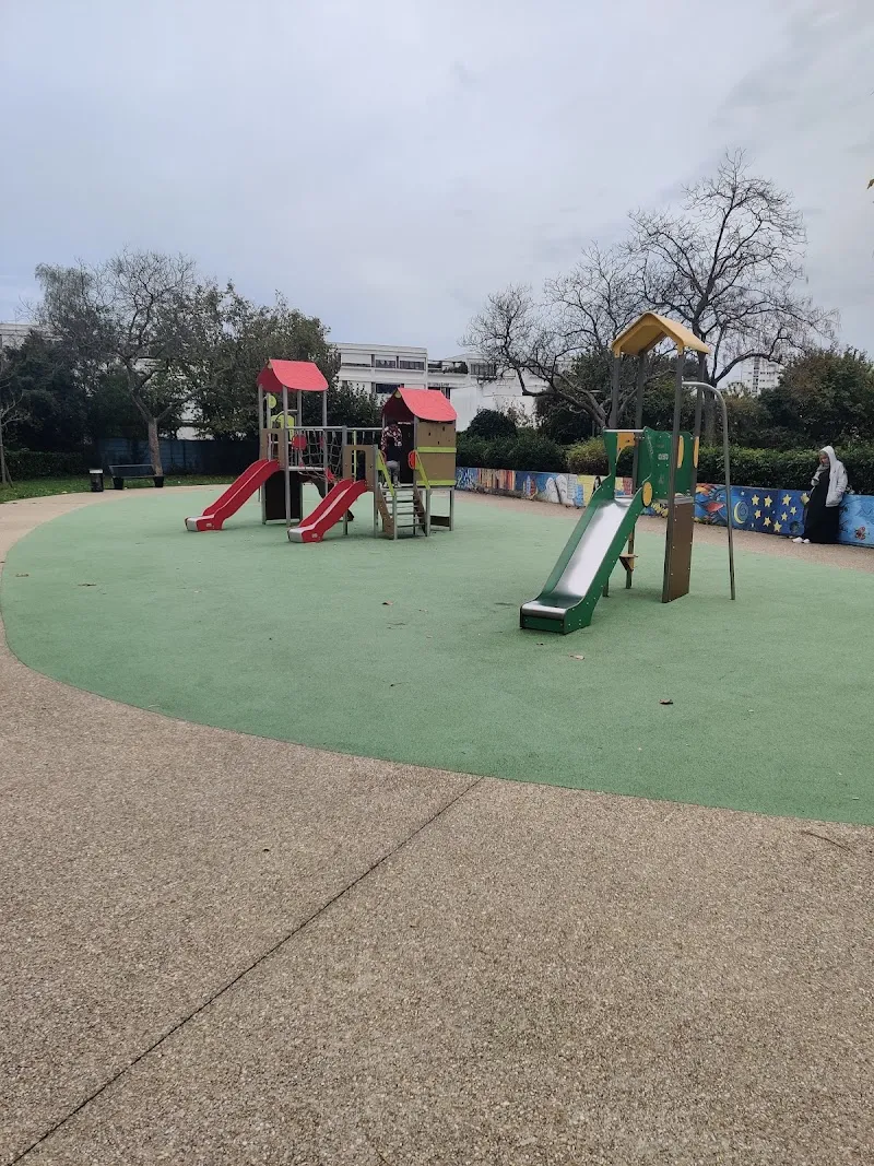 Plaine de Jeux de Charmoille playground in Evry, IDF