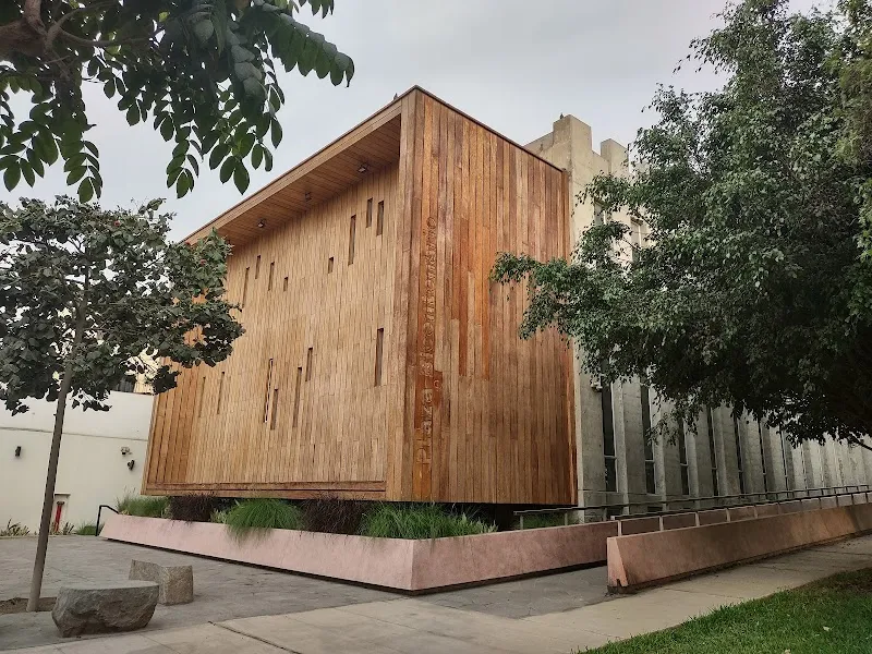 Plaza Biblioteca La Molina Sur library in La Molina, Lima