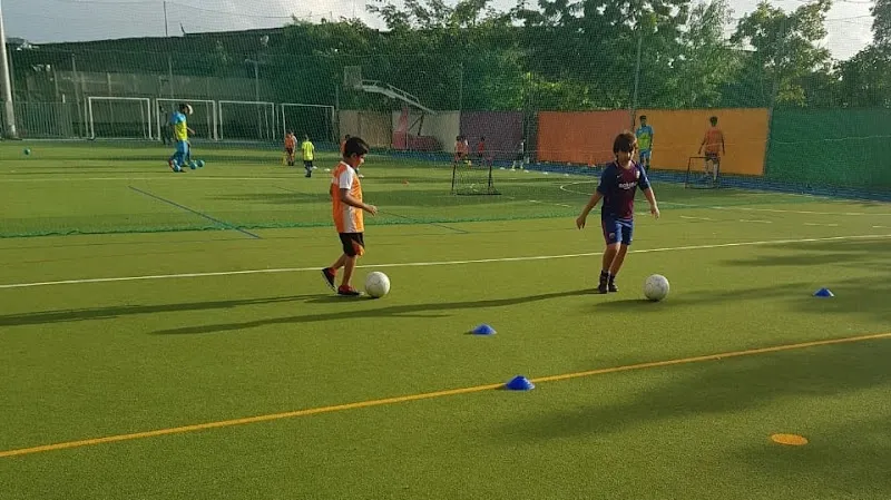 Poinsur Playground playground in Andheri, MH