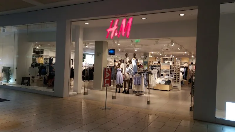 Polaris Fashion Place shopping mall in Lewis Center, OH