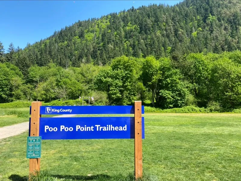 Poo Poo Point Trailhead hiking area in Issaquah, WA