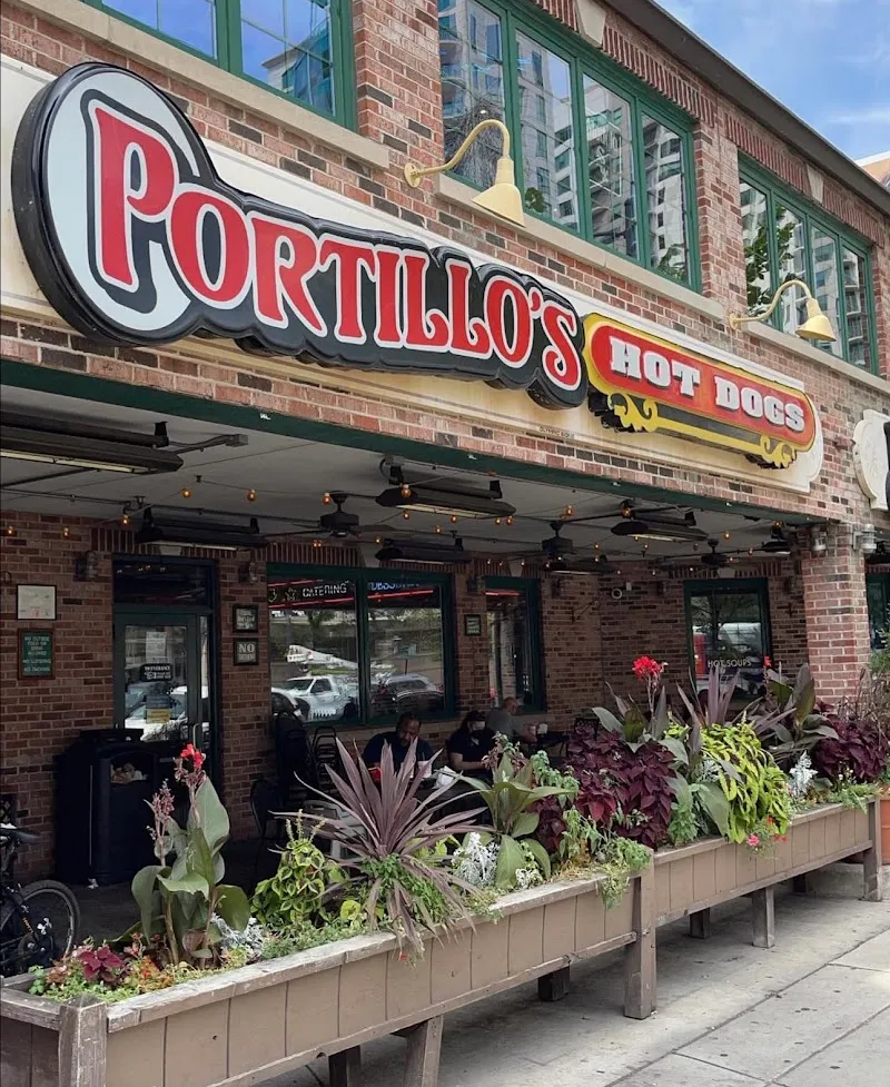 Portillo's & Barnelli's Chicago Hot Dogs in Chicago, IL