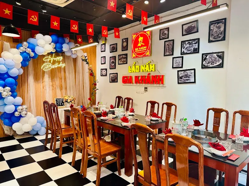 Quán Cơm Gia Đình Nhân Ái restaurant in Bắc Từ Liêm, HN
