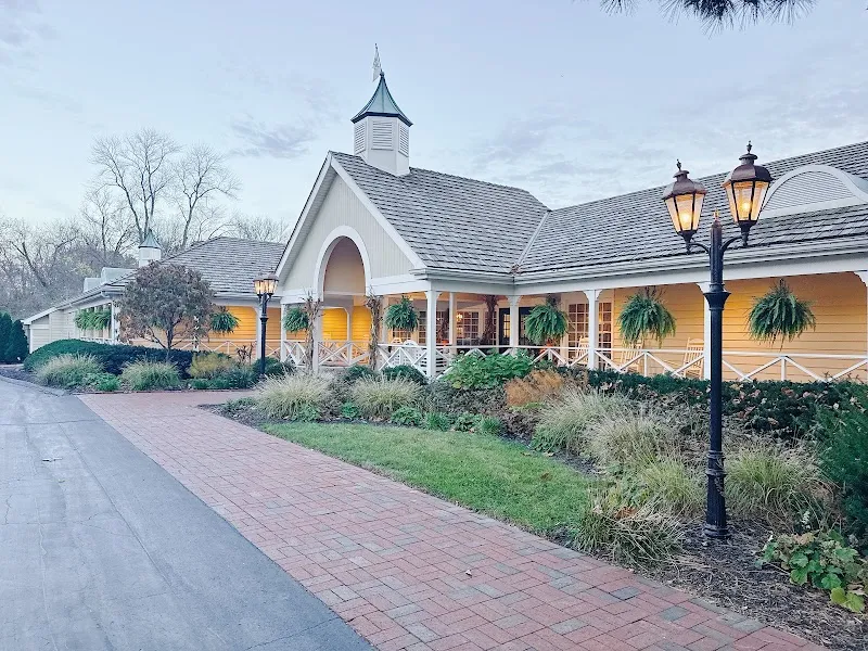 Racquet Club Ladue fine dining restaurant in Ladue, MO