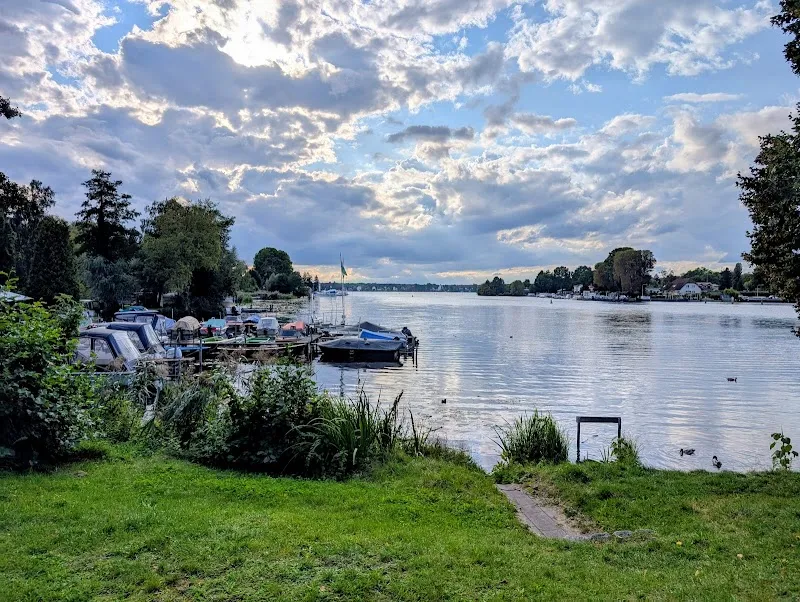 Rathaus Park park in Erkner, BB