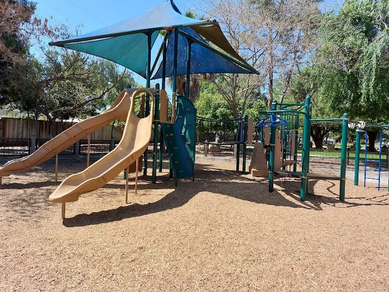 Raynor Park park in Sunnyvale, CA