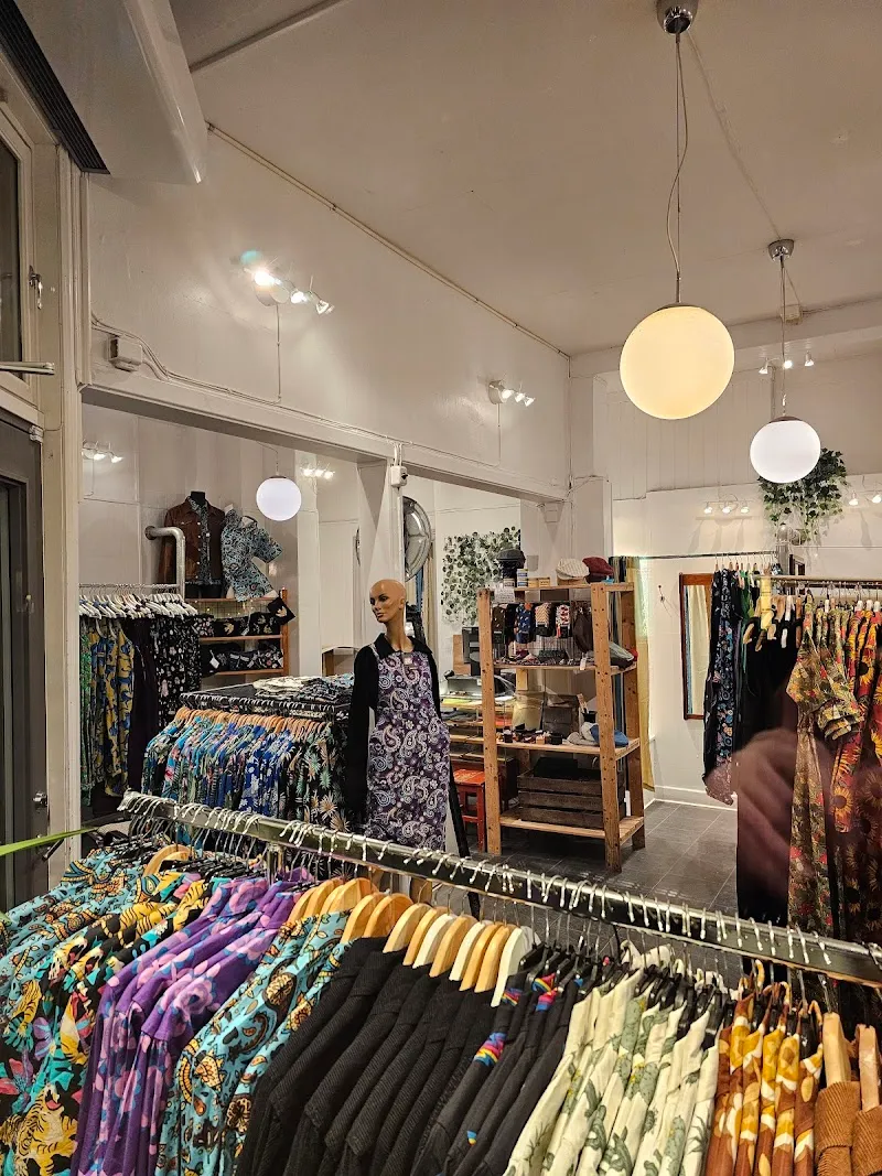 Retrolykke Kaffebar Thrift Stores in Bestum, Oslo