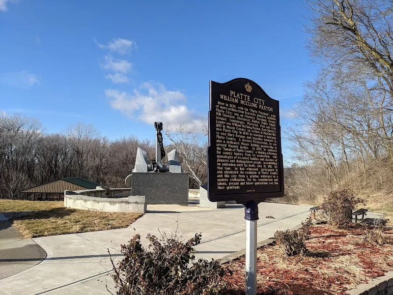 Settler's Crossing Park park in Parkville, MO