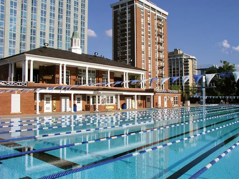 Shaw Park Aquatic Center swimming pool in Clayton, MO
