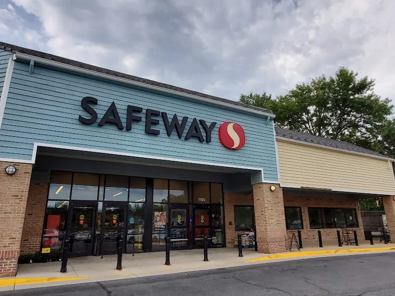 South Lakes Village Shopping Center shopping mall in Reston, VA