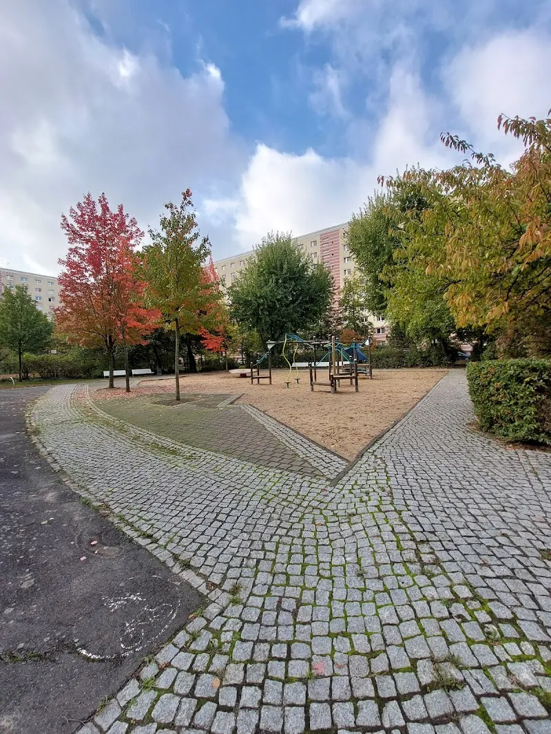 Spielplatz Raoul-Wallenberg-Straße playground in Berlin, BE