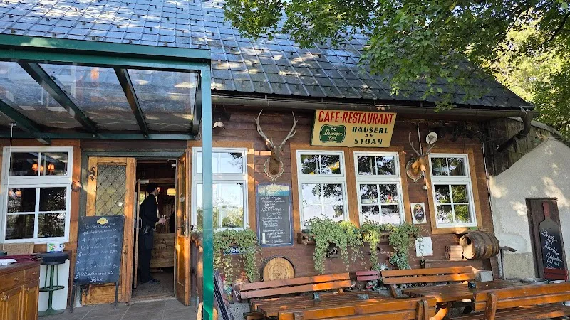 Steinhausl Restaurant & Heuriger restaurant in Döbling, VIE