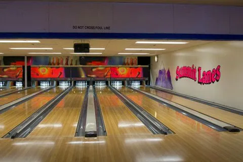 Summit Lanes bowling alley in Lee's Summit, MO