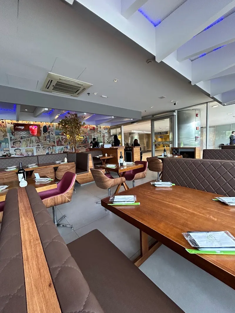 Sushi Rústico restaurant in Alphaville, SP