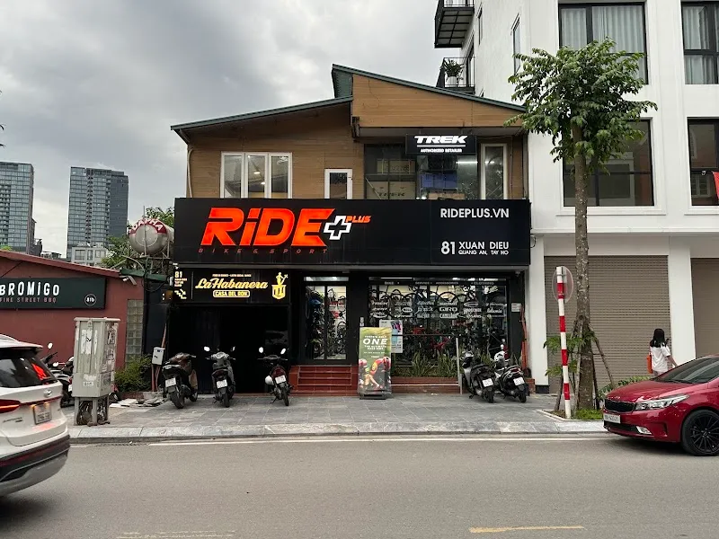 Tây Hồ Cycling Route outdoor adventure in Tây Hồ, HN