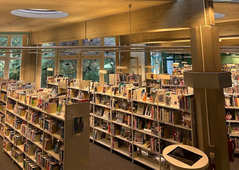 Tempelhof Bibliothek (Tempelhof Library) library in Tempelhof, BE