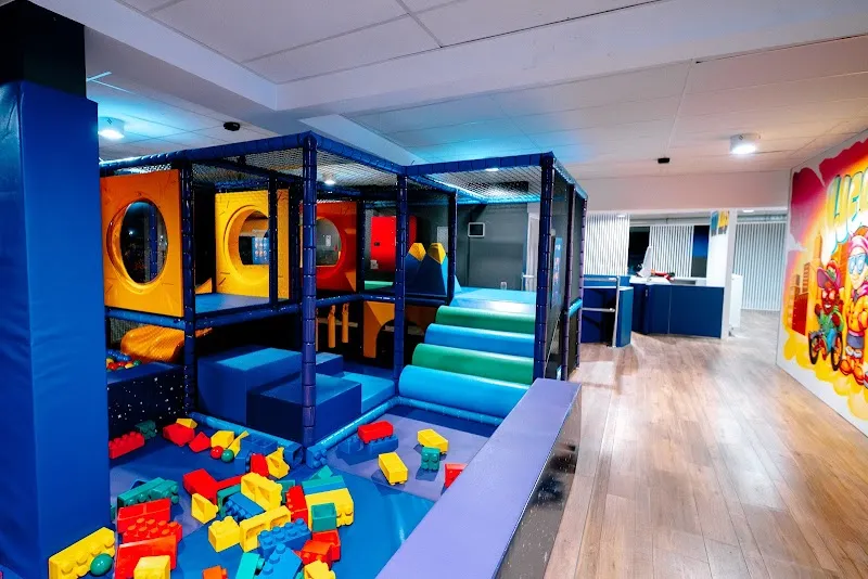 Terrain de Jeux Roosevelt playground in Ixelles, BRU