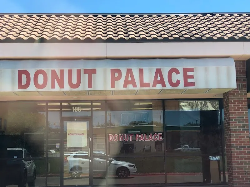 The Donut Palace Arlington cafe in Arlington, TN