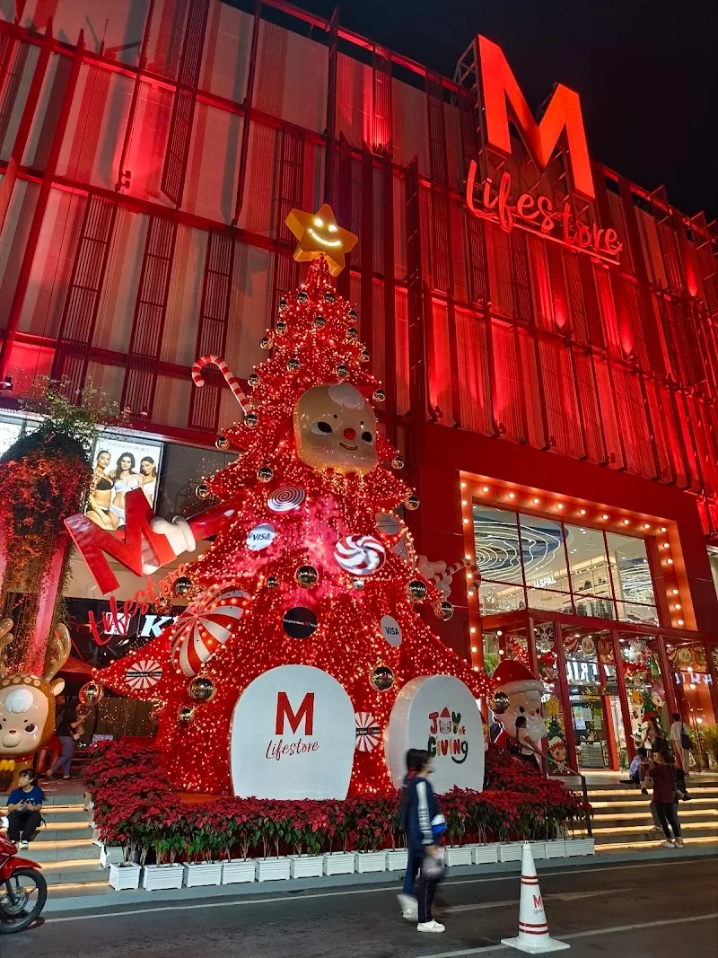 The Mall Lifestore Bangkapi shopping mall in Bangkapi, BKK