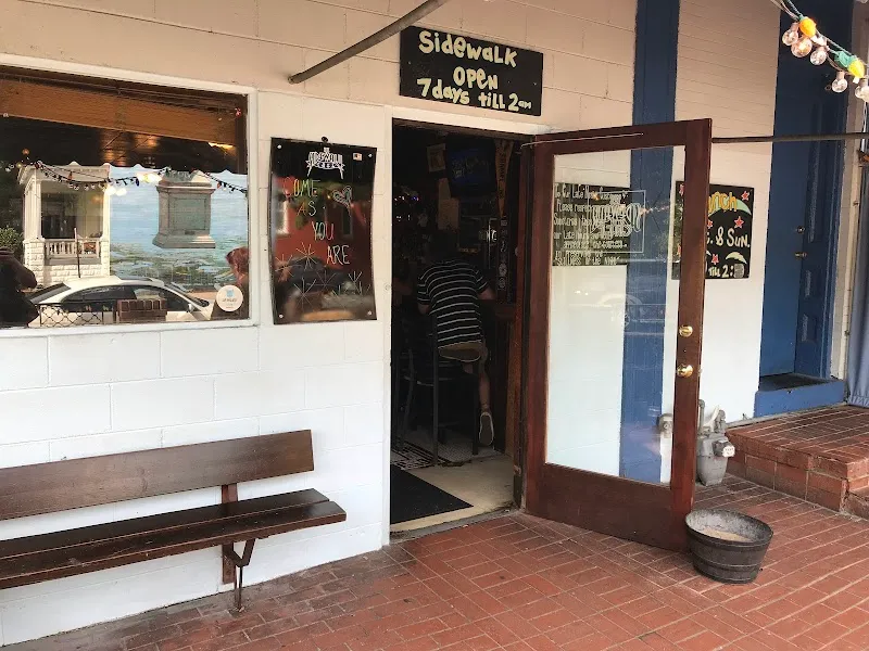 The Sidewalk Café American in Lakeside, VA