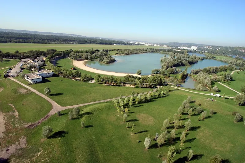 Val de Seine Leisure Island amusement center in Neuilly-sur-Seine, IDF