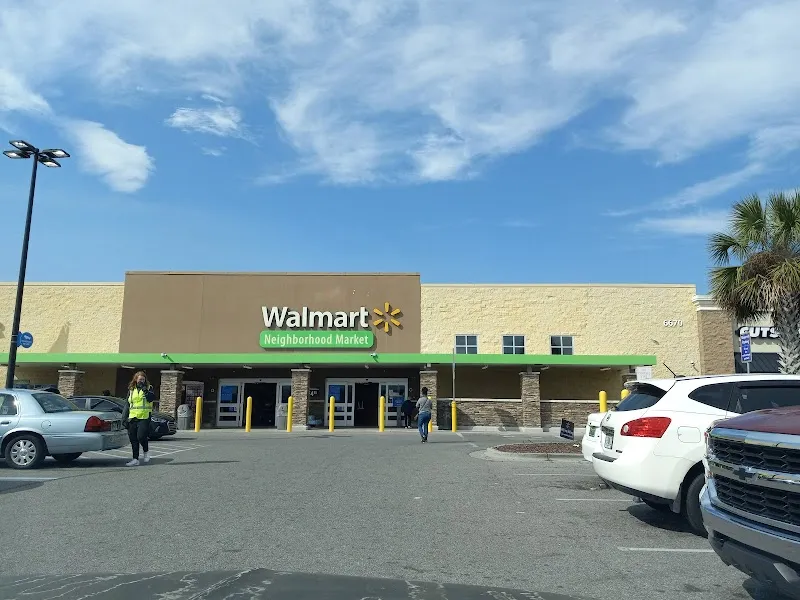 Walmart Neighborhood Market grocery store in Myrtle Grove, FL