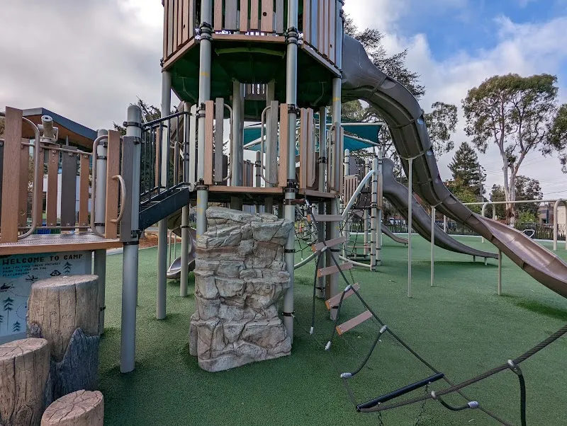 Washington Park park in Burlingame, CA