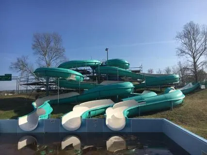 Wave Country swimming pool in Nashville, TN