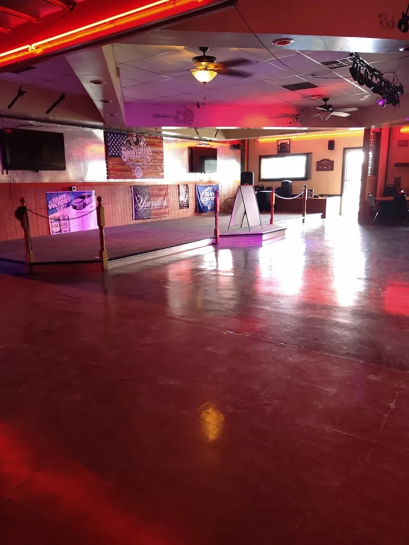 Williamsburg Road Shopping Center shopping mall in Sandston, VA