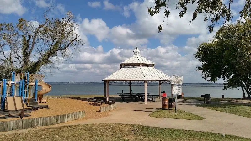 Windsurf Bay Park city park in Garland, TX